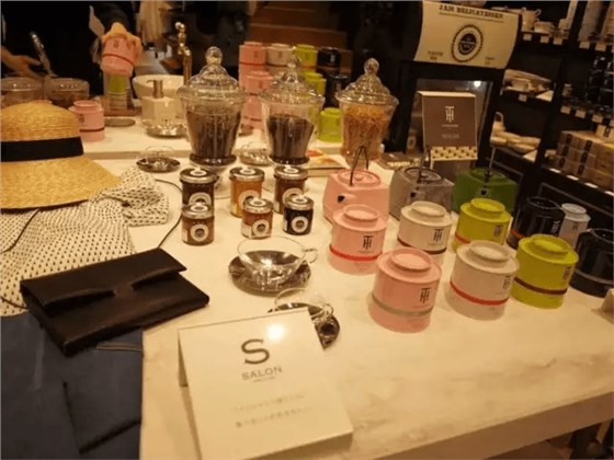 日本時(shí)尚品牌S SALON adam et ropé：健康茶飲、甜點(diǎn)