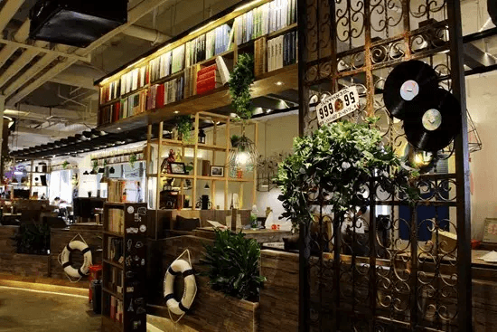 水游城店：江蘇首家旅行主題書店