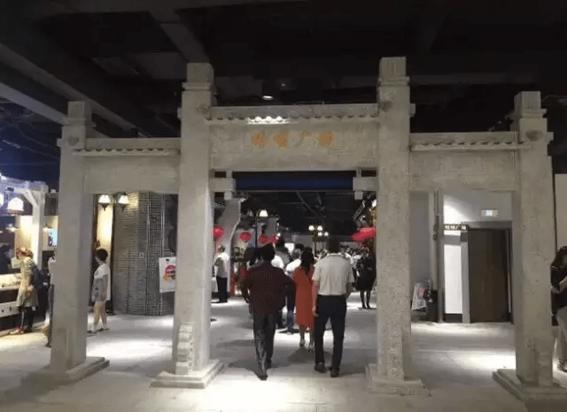 打造“接地氣兒”餐飲廣場(chǎng)